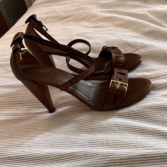 Todd’s Heels - Picture 2 of 5